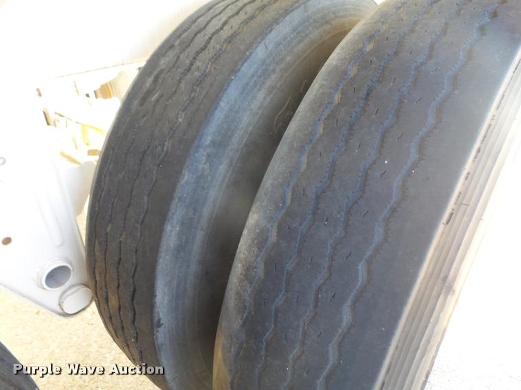 image for item DA1666 1979 Fruehauf HEB-F2-J-985 triple hopper pneumatic dry bulk tank trailer