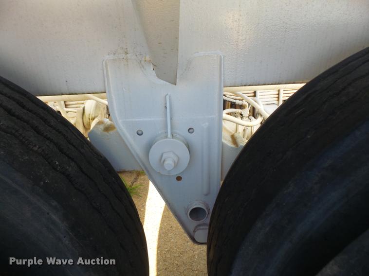 image for item DA1666 1979 Fruehauf HEB-F2-J-985 triple hopper pneumatic dry bulk tank trailer