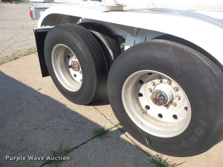 image for item DA1666 1979 Fruehauf HEB-F2-J-985 triple hopper pneumatic dry bulk tank trailer