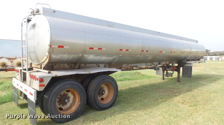 image for item DB3435 1971 Fruehauf TKG-F2-EDT tank trailer
