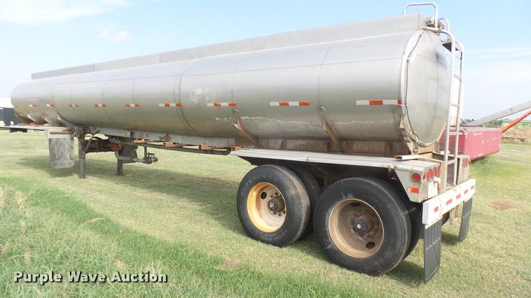 image for item DB3435 1971 Fruehauf TKG-F2-EDT tank trailer