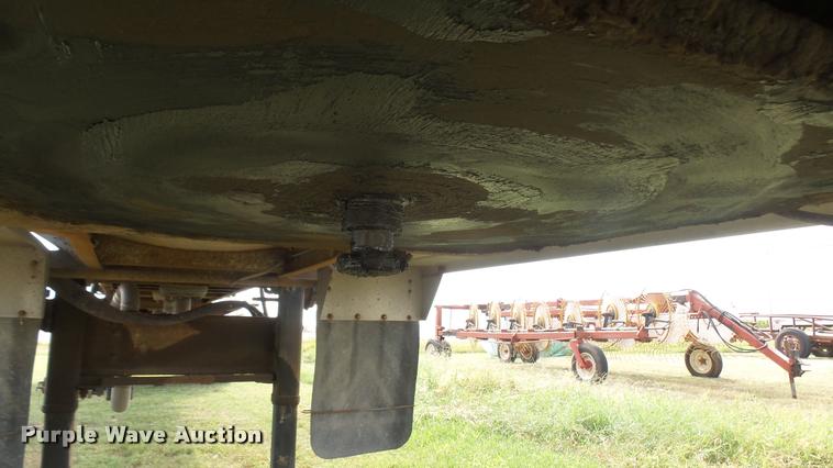 image for item DB3435 1971 Fruehauf TKG-F2-EDT tank trailer