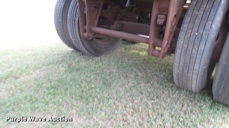 image for item DB3435 1971 Fruehauf TKG-F2-EDT tank trailer