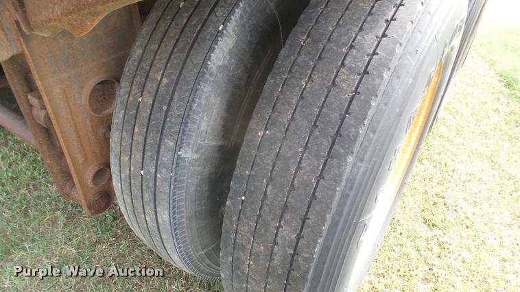 image for item DB3435 1971 Fruehauf TKG-F2-EDT tank trailer