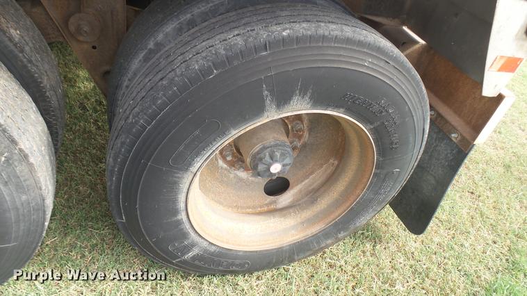 image for item DB3435 1971 Fruehauf TKG-F2-EDT tank trailer