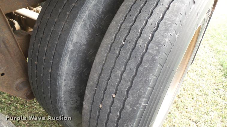 image for item DB3435 1971 Fruehauf TKG-F2-EDT tank trailer