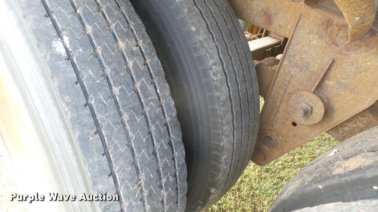 image for item DB3435 1971 Fruehauf TKG-F2-EDT tank trailer