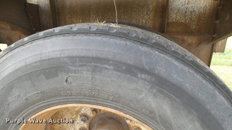 image for item DB3435 1971 Fruehauf TKG-F2-EDT tank trailer