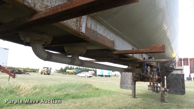 image for item DB3435 1971 Fruehauf TKG-F2-EDT tank trailer