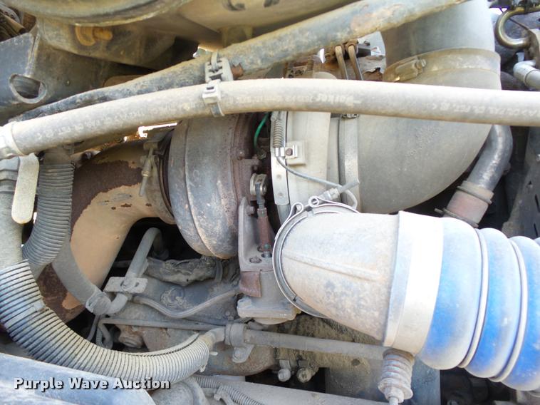 image for item DB4100 2006 Freightliner Columbia semi truck