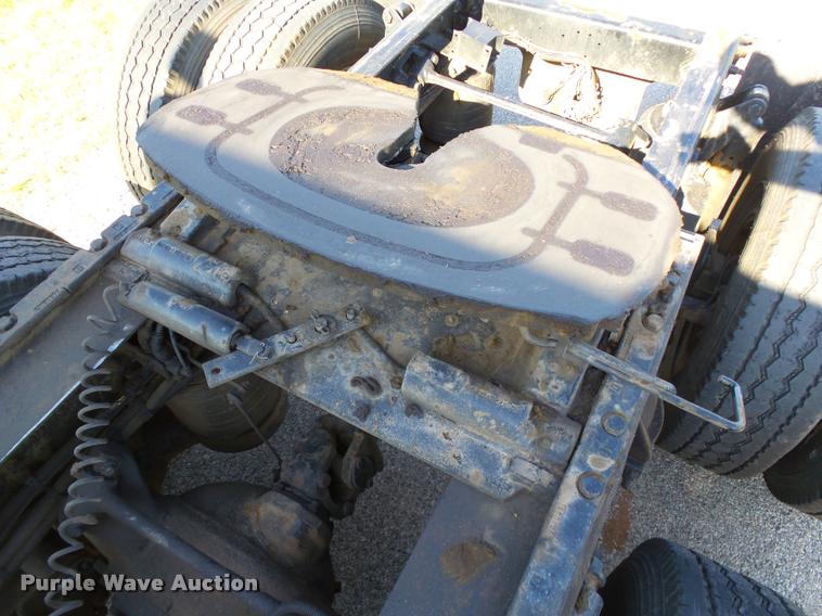 image for item DB4100 2006 Freightliner Columbia semi truck