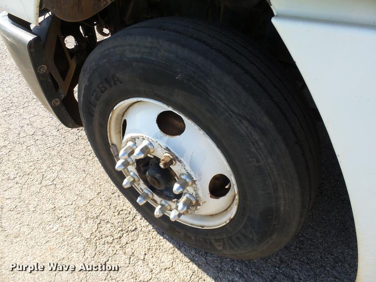 image for item DB4100 2006 Freightliner Columbia semi truck