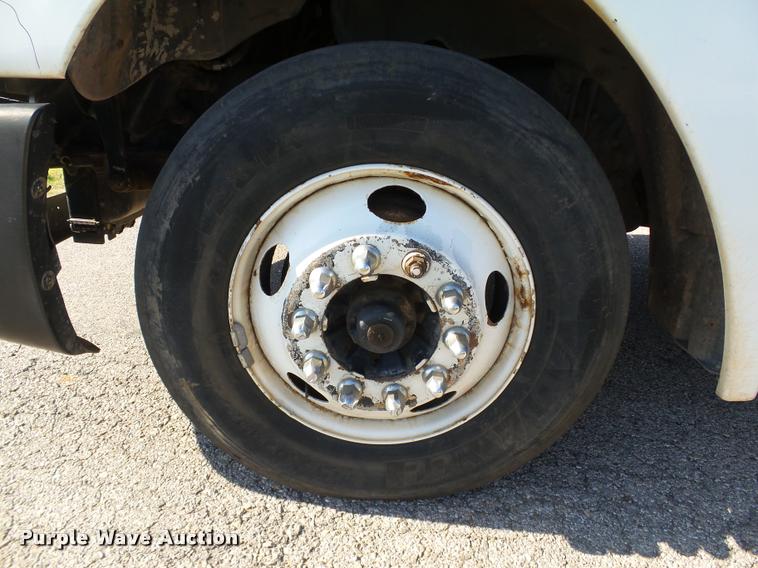 image for item DB4100 2006 Freightliner Columbia semi truck