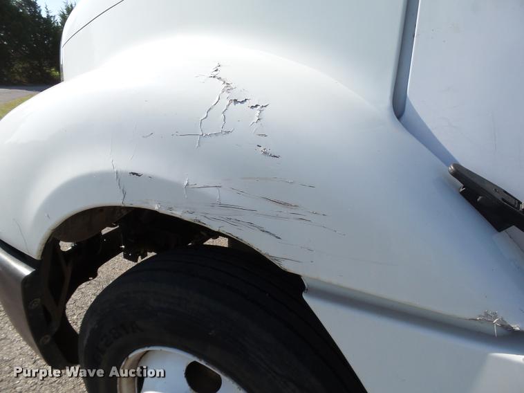 image for item DB4100 2006 Freightliner Columbia semi truck