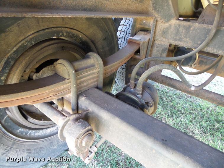 image for item DB4103 1970 Fruehauf FBZ-F2-40 dry van trailer