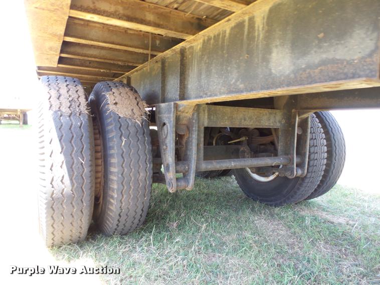 image for item DB4103 1970 Fruehauf FBZ-F2-40 dry van trailer