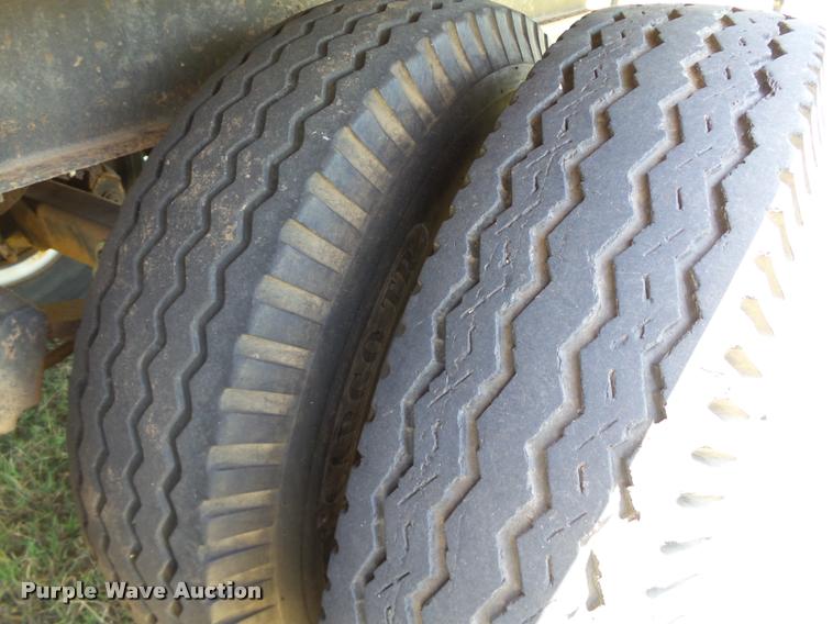 image for item DB4103 1970 Fruehauf FBZ-F2-40 dry van trailer