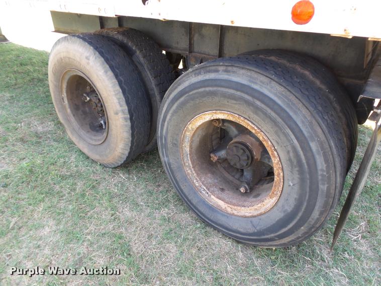 image for item DB4103 1970 Fruehauf FBZ-F2-40 dry van trailer