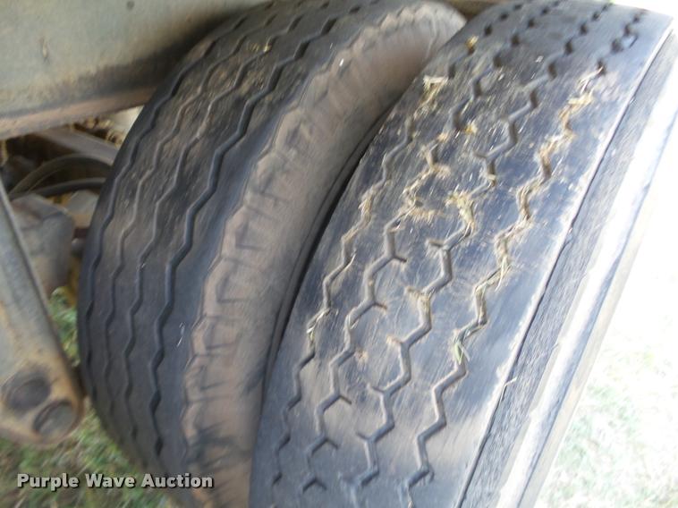 image for item DB4103 1970 Fruehauf FBZ-F2-40 dry van trailer