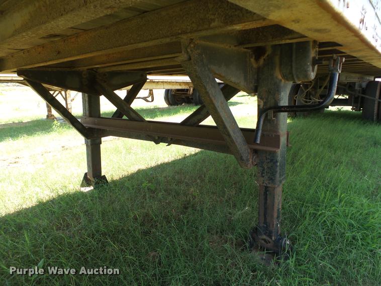 image for item DB4104 1975 Fruehauf FBZ9-F2-40 dry van trailer