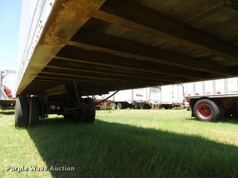 image for item DB4104 1975 Fruehauf FBZ9-F2-40 dry van trailer