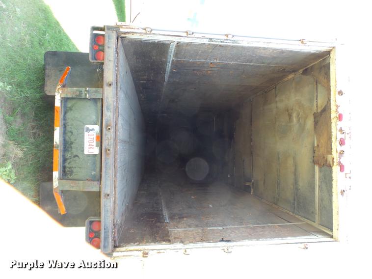 image for item DB4104 1975 Fruehauf FBZ9-F2-40 dry van trailer