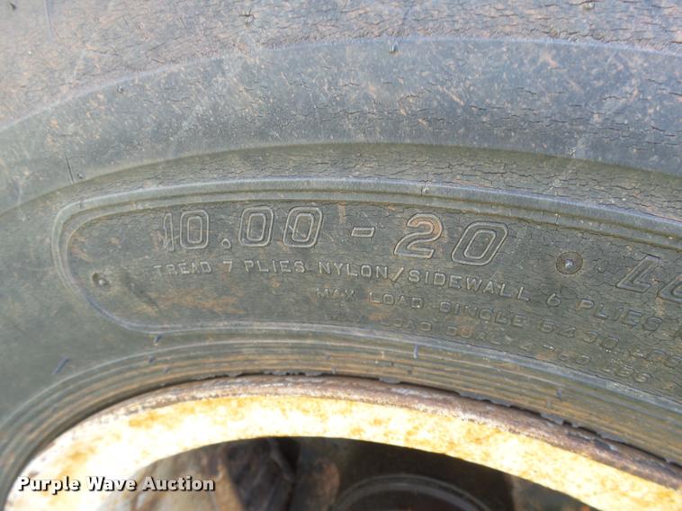 image for item DB4104 1975 Fruehauf FBZ9-F2-40 dry van trailer