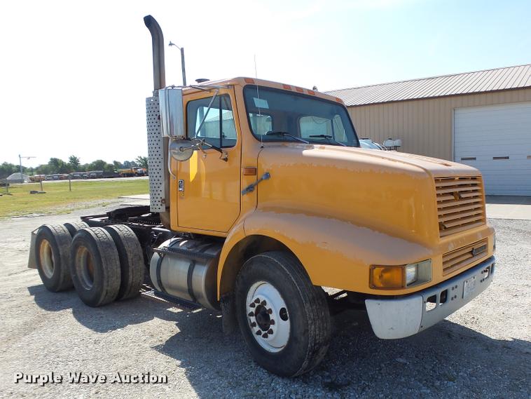 image for item DB5874 1998 International 8200 semi truck