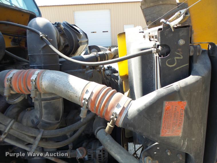 image for item DB5874 1998 International 8200 semi truck