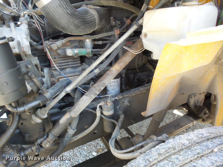 image for item DB5874 1998 International 8200 semi truck