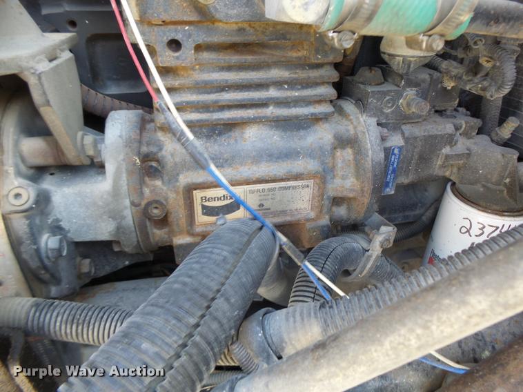 image for item DB5874 1998 International 8200 semi truck