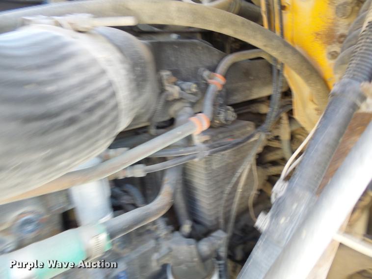 image for item DB5874 1998 International 8200 semi truck