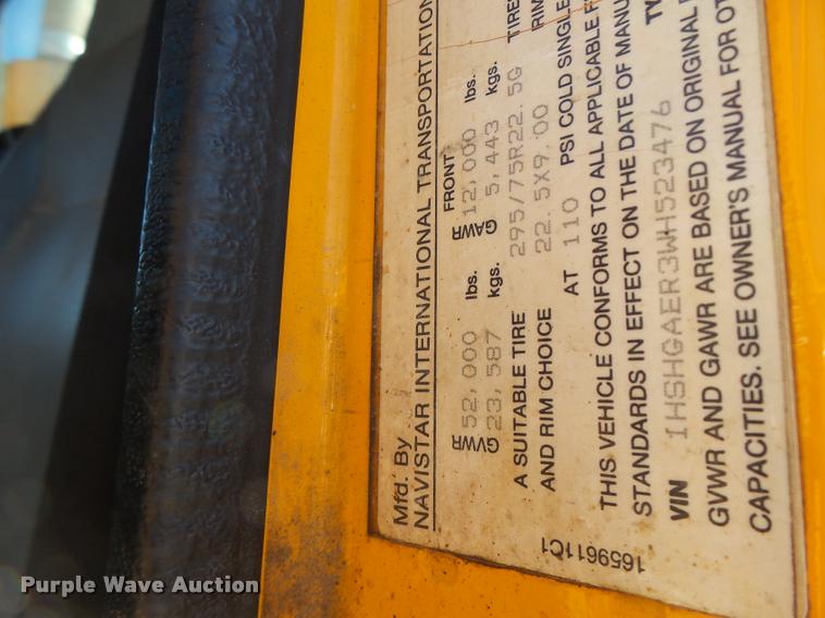 image for item DB5874 1998 International 8200 semi truck