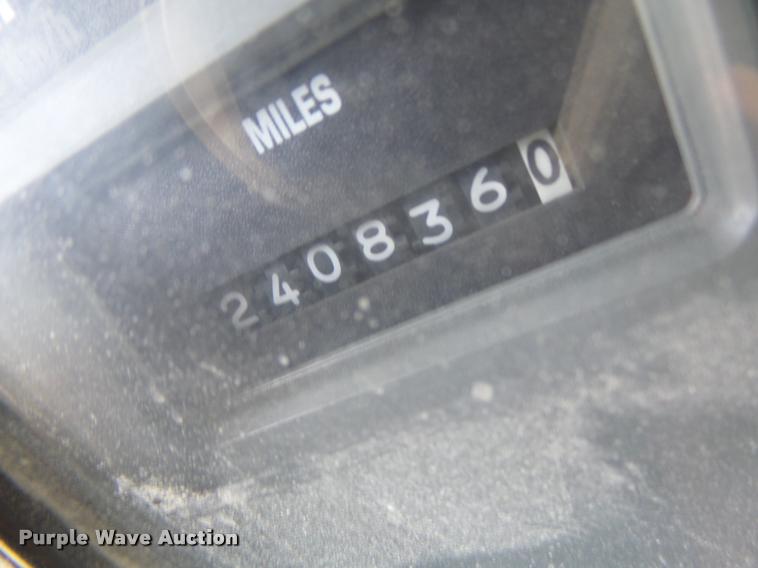 image for item DB5874 1998 International 8200 semi truck