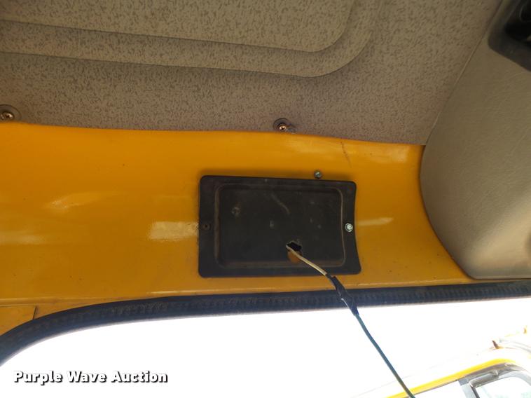 image for item DB5874 1998 International 8200 semi truck