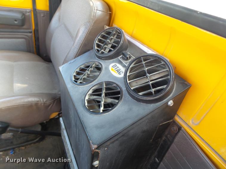 image for item DB5874 1998 International 8200 semi truck