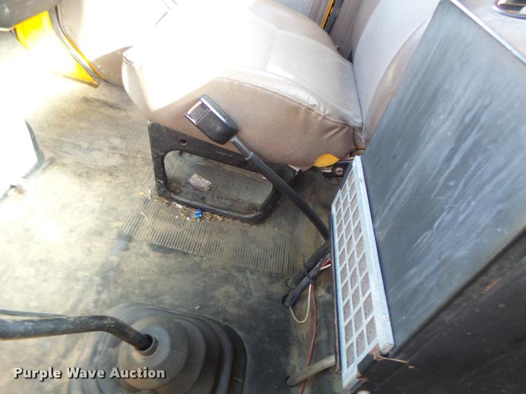 image for item DB5874 1998 International 8200 semi truck