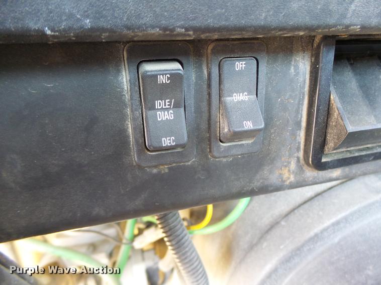 image for item DB5874 1998 International 8200 semi truck