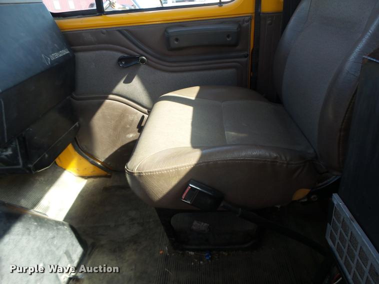 image for item DB5874 1998 International 8200 semi truck