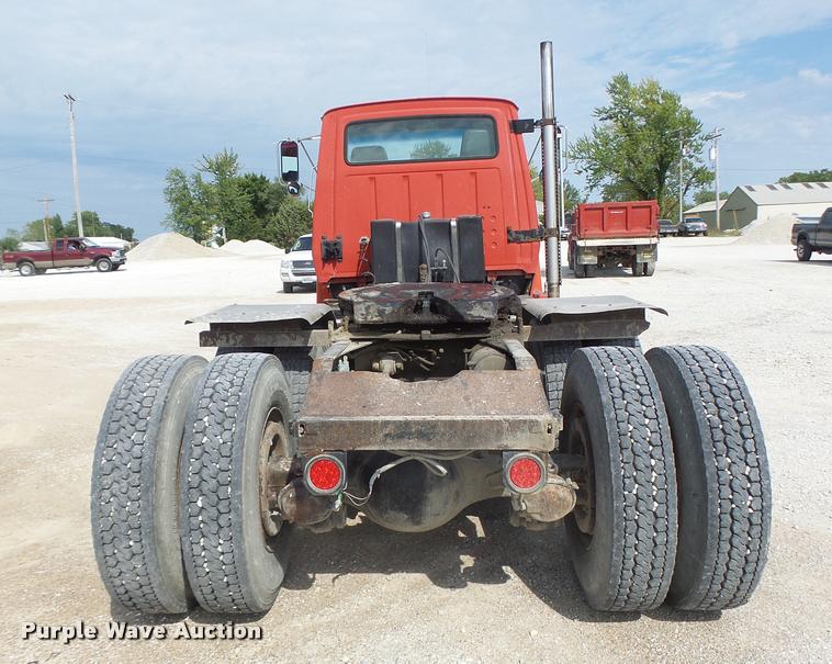 image for item DB5879 1992 Ford L9000 semi truck