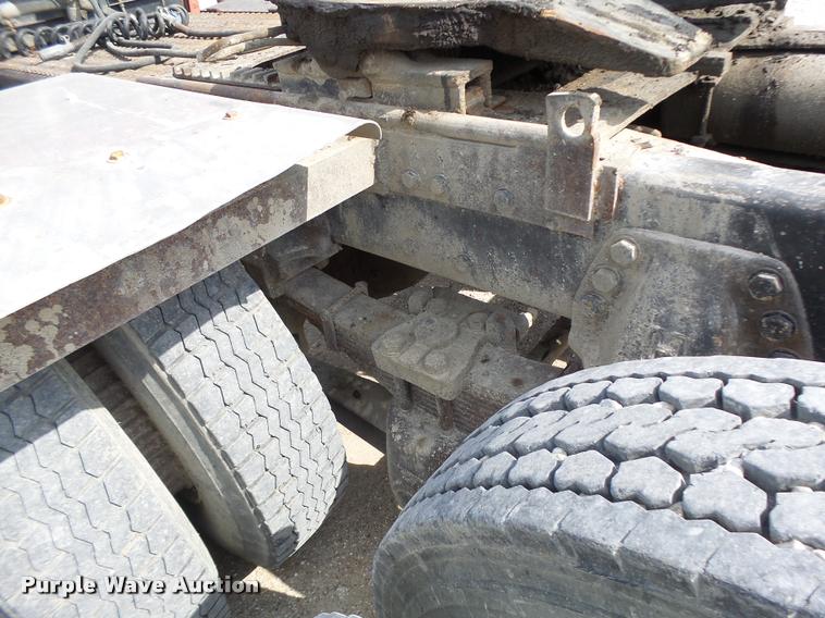 image for item DB5879 1992 Ford L9000 semi truck