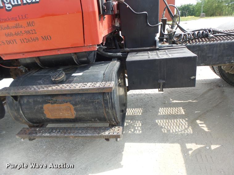 image for item DB5879 1992 Ford L9000 semi truck