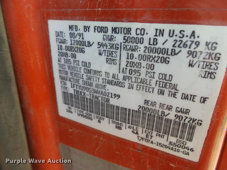 image for item DB5879 1992 Ford L9000 semi truck