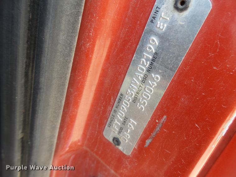 image for item DB5879 1992 Ford L9000 semi truck