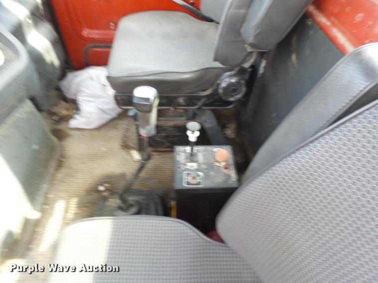 image for item DB5879 1992 Ford L9000 semi truck