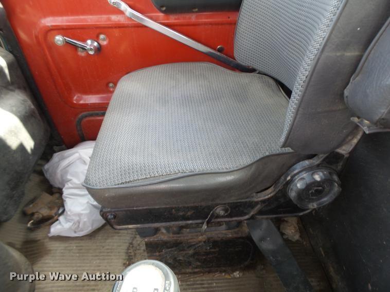 image for item DB5879 1992 Ford L9000 semi truck