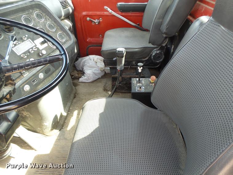 image for item DB5879 1992 Ford L9000 semi truck