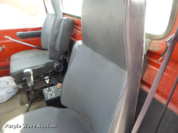 image for item DB5879 1992 Ford L9000 semi truck