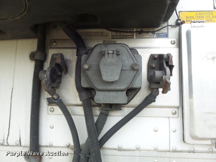 image for item DB6444 2009 Utility 3000R refrigerated van trailer