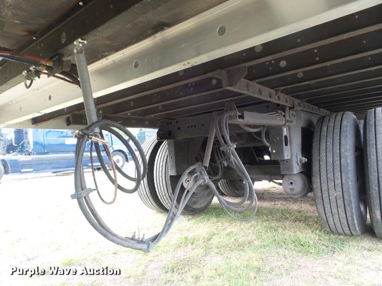 image for item DB6444 2009 Utility 3000R refrigerated van trailer